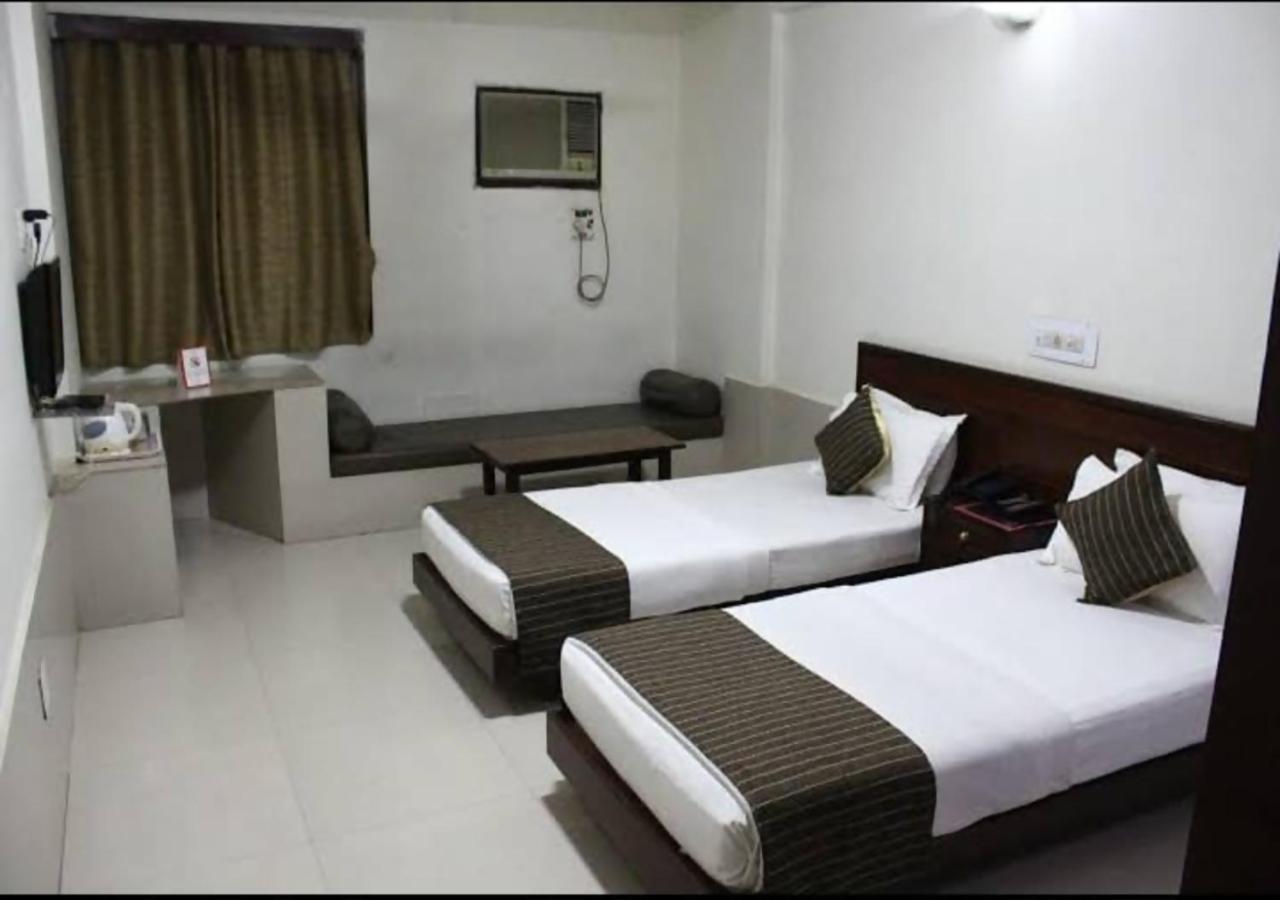 Hotel Vijay Shree Deluxe ปัฏนา ภายนอก รูปภาพ